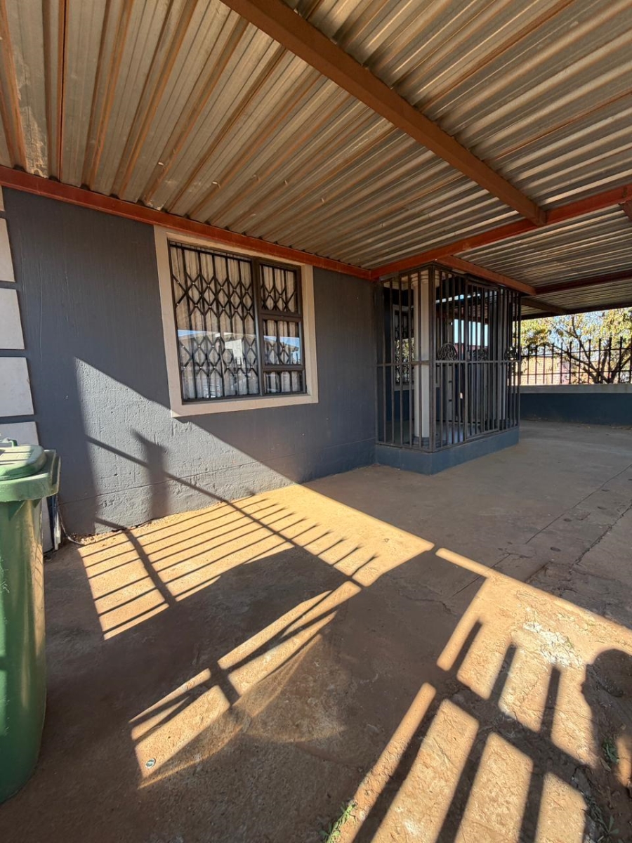2 Bedroom Property for Sale in Ikageng North West